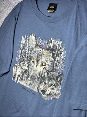 Vintage Yellowstone Shirt Mens XXL Wolves National Park Outdoors Casual Tee USA